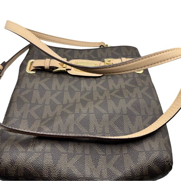 Michael Kors Crossbody / Signature Hamilton Crossbody; Brown EUC - Picture 2 of 13